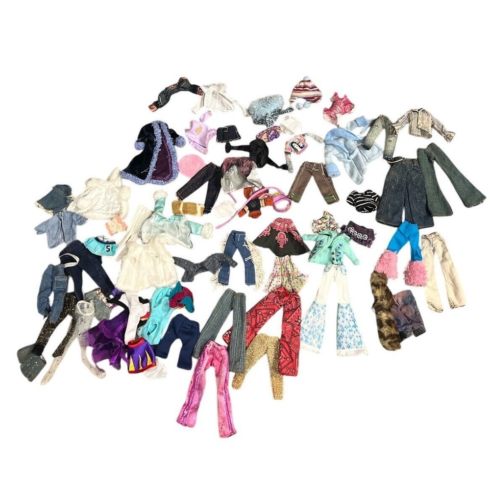 Vintage 90s 19 Bratz Dolls TLC Some Shoes & Cloths 2 Pony’s 1 Head & Motorcycle - Picture 3 of 8